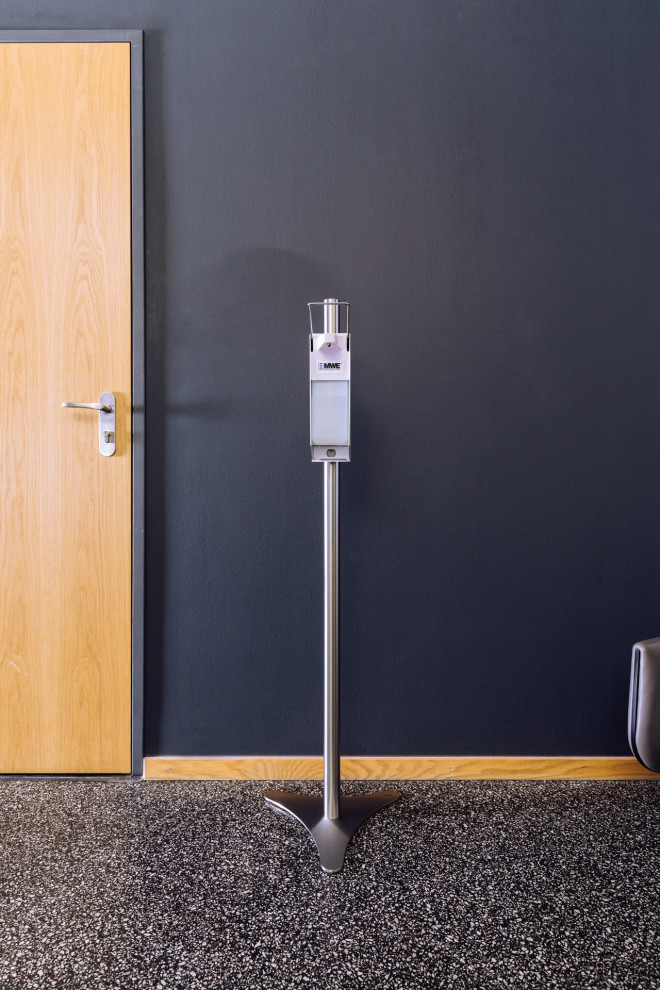 Диспенсер для антисептика, напольный. Материалы: латунь и нержавеющая сталь!