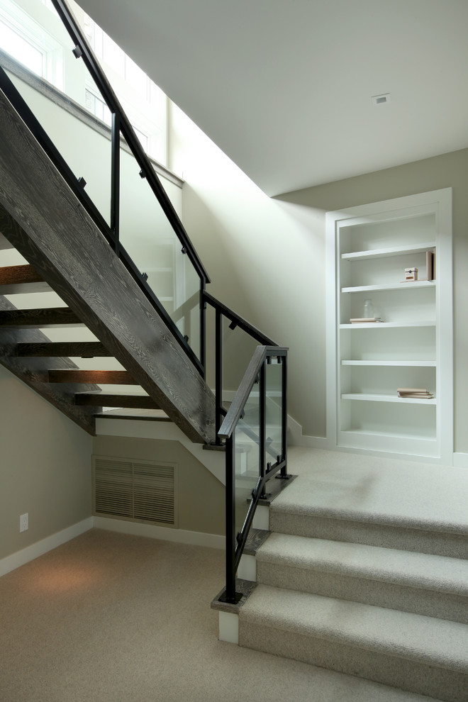 This is an example of a transitional home design in Grand Rapids.