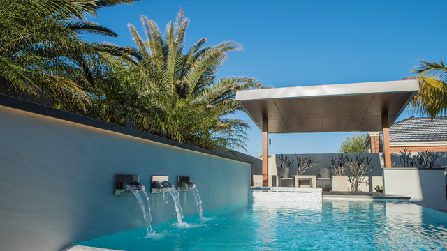 Madora Bay tropical-pool