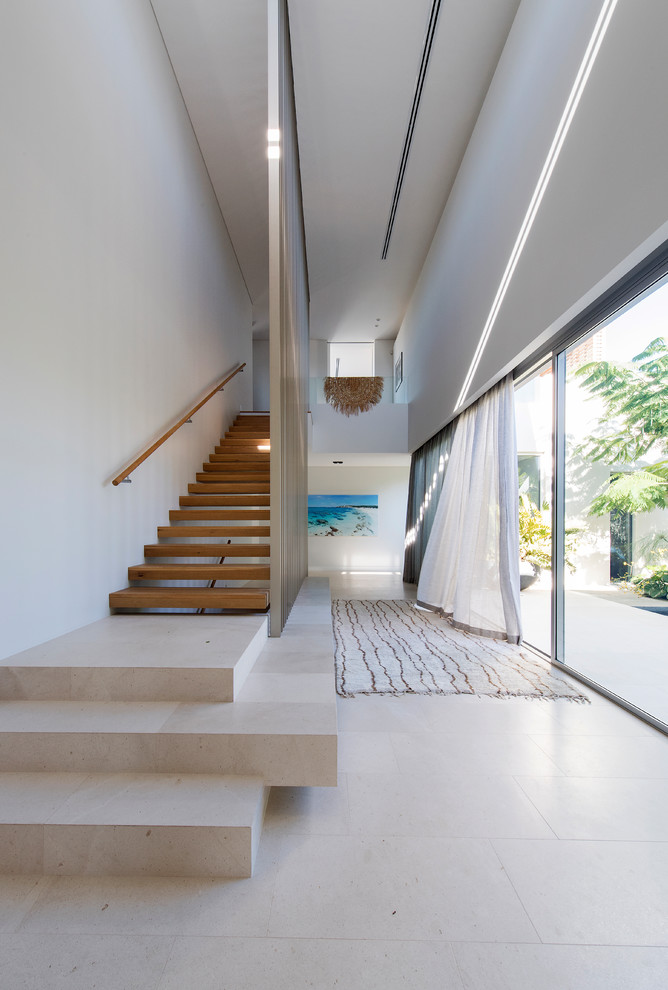 Photo of a contemporary hallway in Perth.