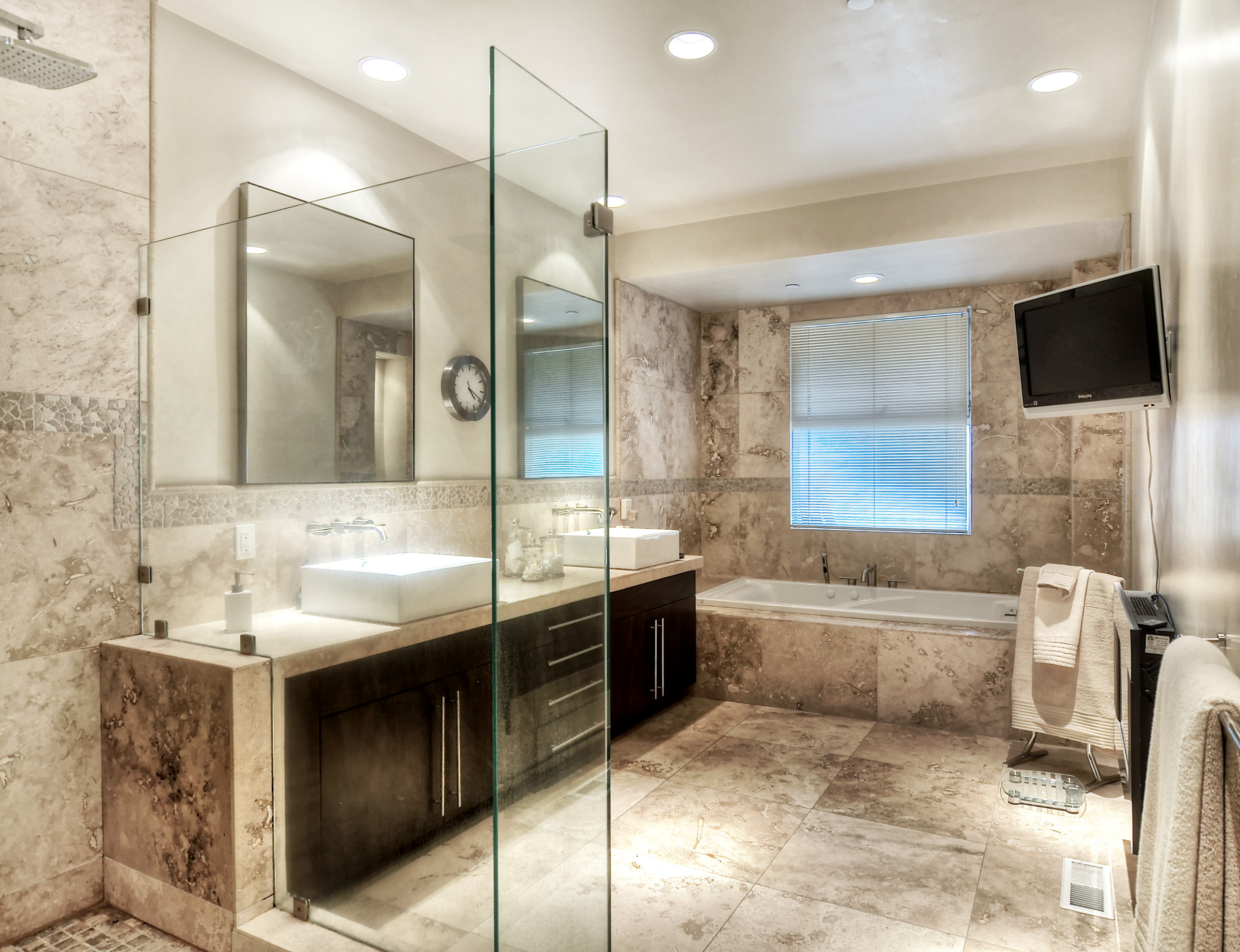 75 Travertine Tile Bathroom Ideas You'll Love - March, 2026 | Houzz