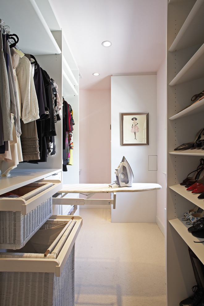 Inspiration for a contemporary walk-in wardrobe in Los Angeles.