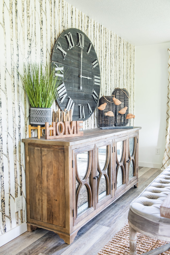 Transitional home design photo in Toronto