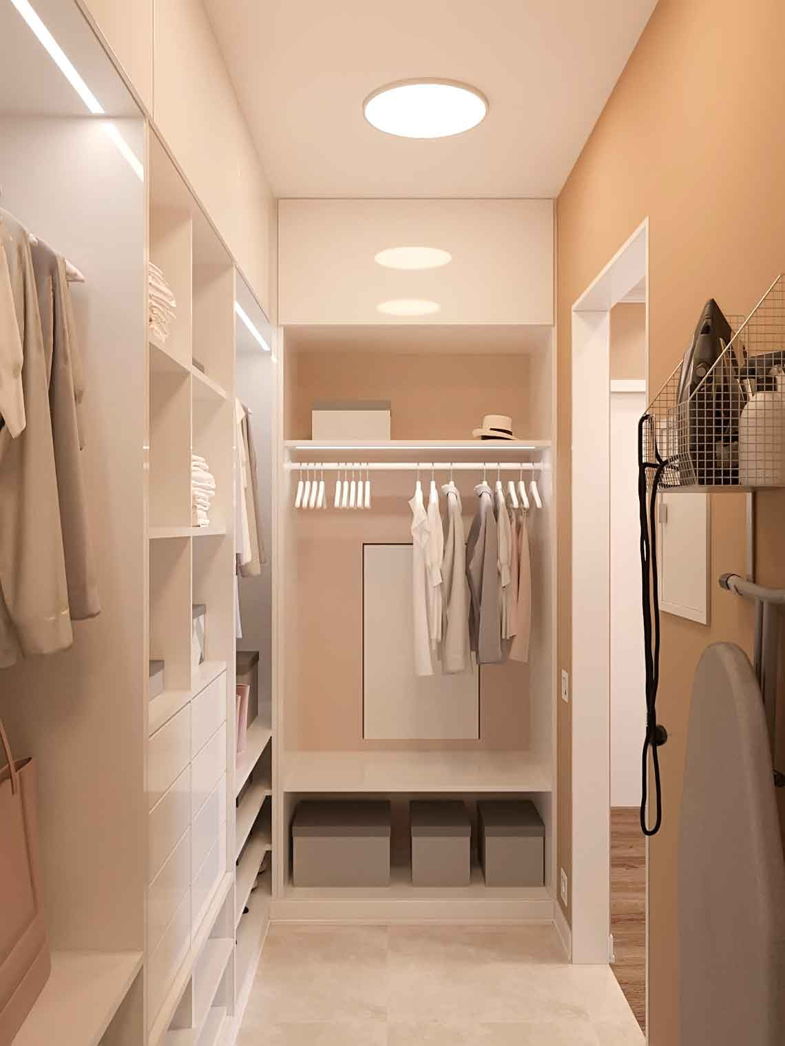 Просторная гардеробная комната