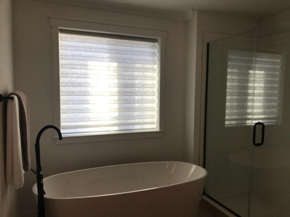 Alustra Vignette Modern Roman Shade