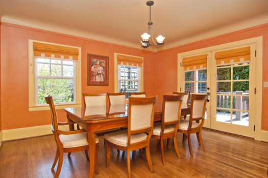 Design ideas for a traditional dining room in Seattle.