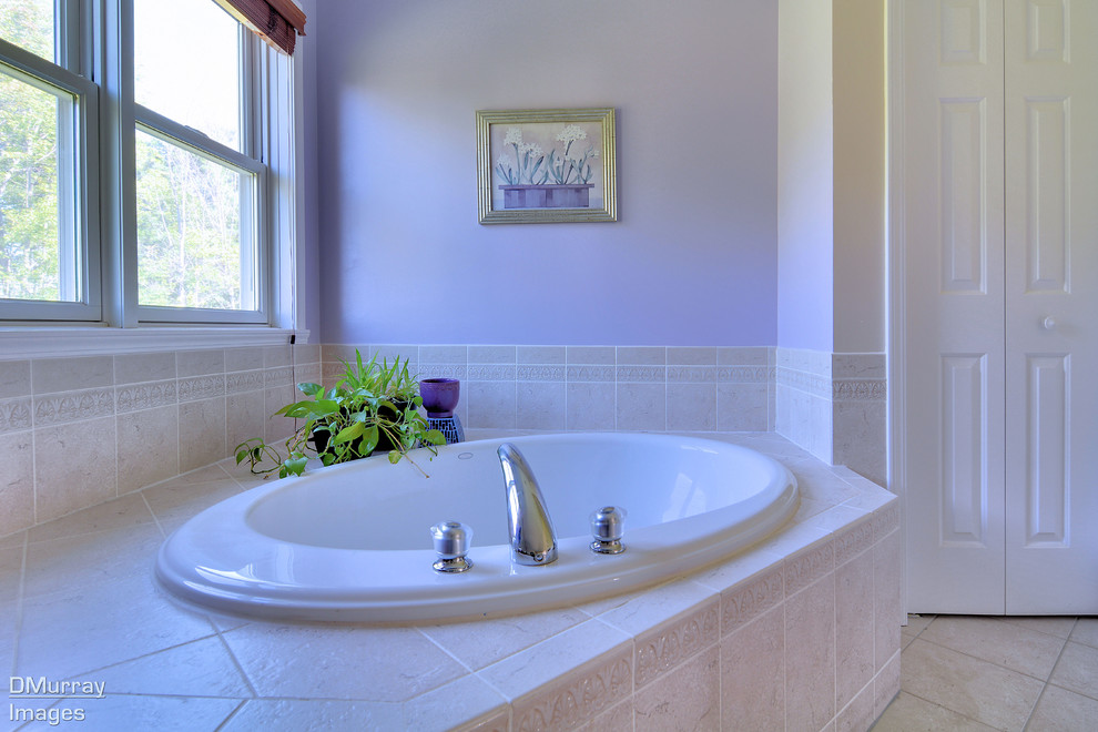 Bathroom - transitional bathroom idea