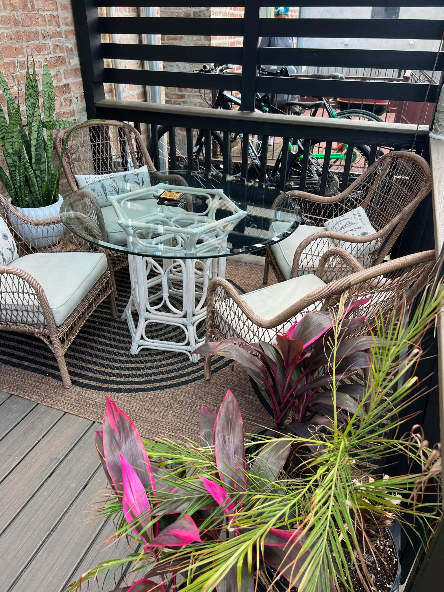 Bronzeville//Hydepark patio