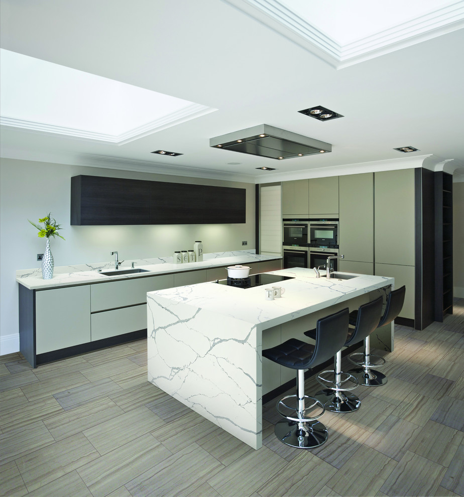 Example of a minimalist kitchen design in Dallas