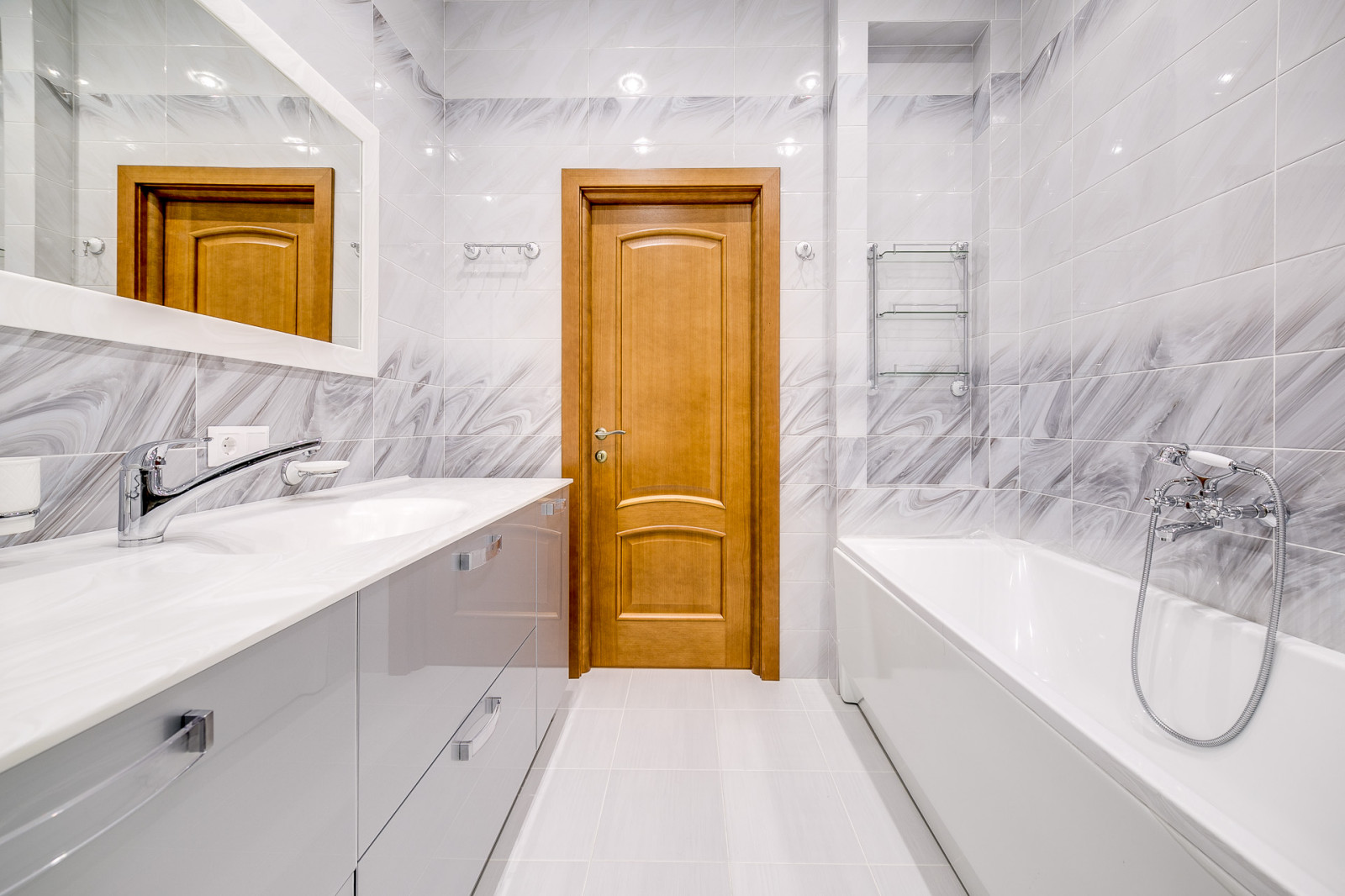 Свердловская набережная