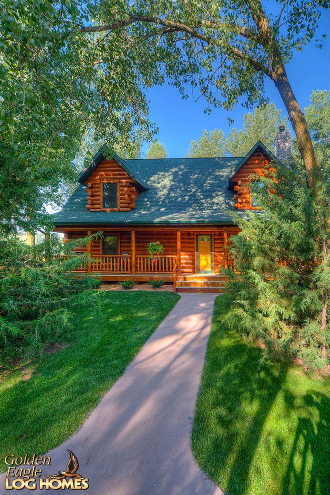 Large mountain style home design photo