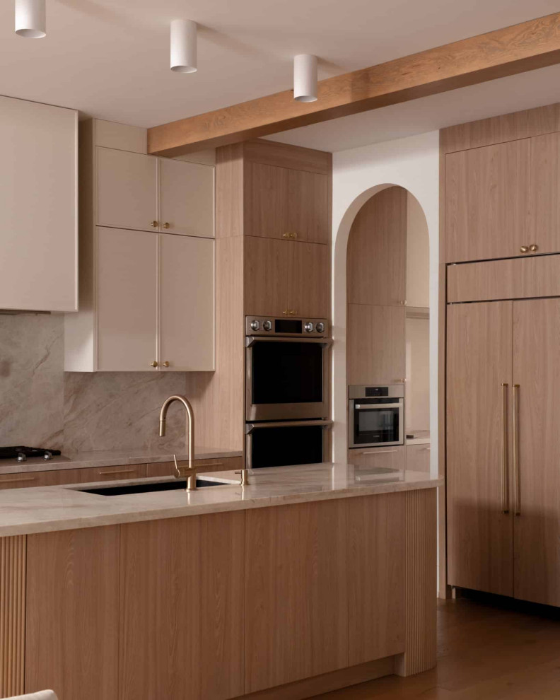 Inspiration for a transitional kitchen remodel in Toronto