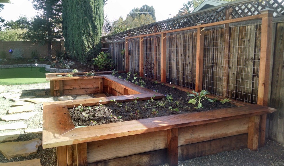 This is an example of a small rustic landscaping in San Francisco.