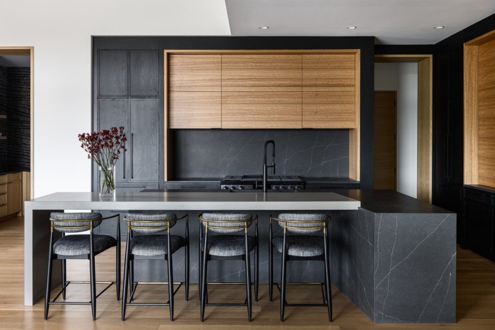 Example of a trendy kitchen design in Kansas City