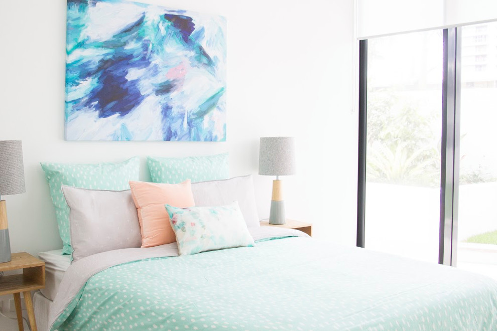 Beach style bedroom in Gold Coast - Tweed.