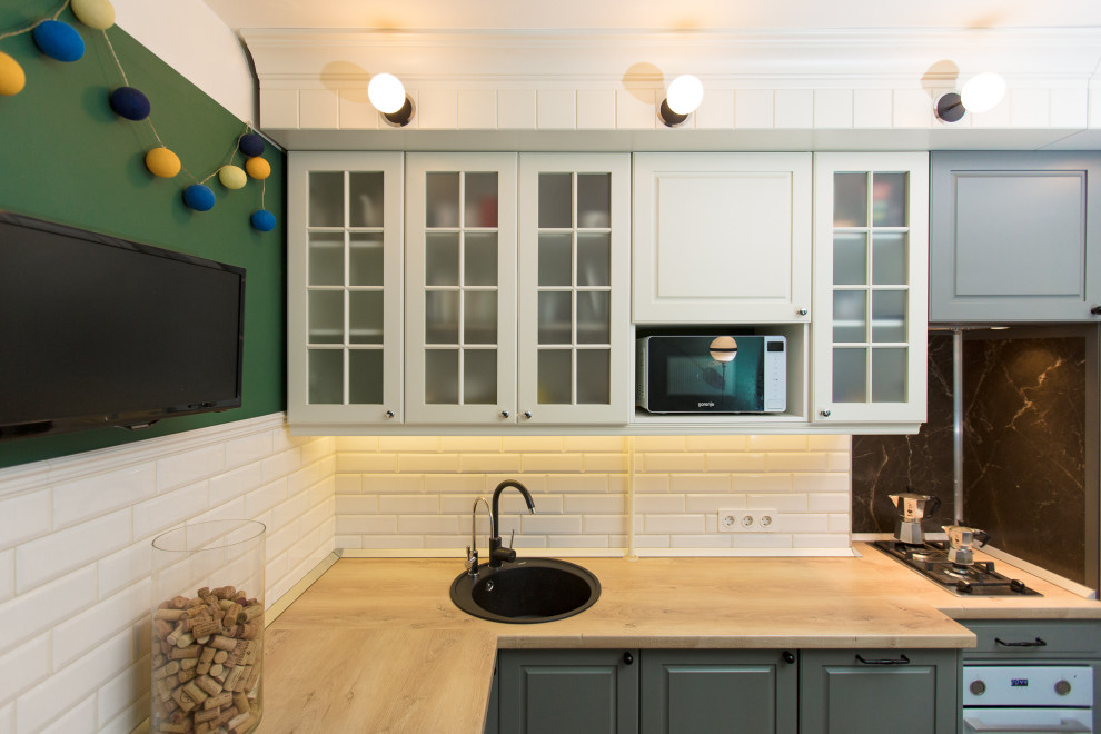 Кухня строгих форм для мужчины хирурга