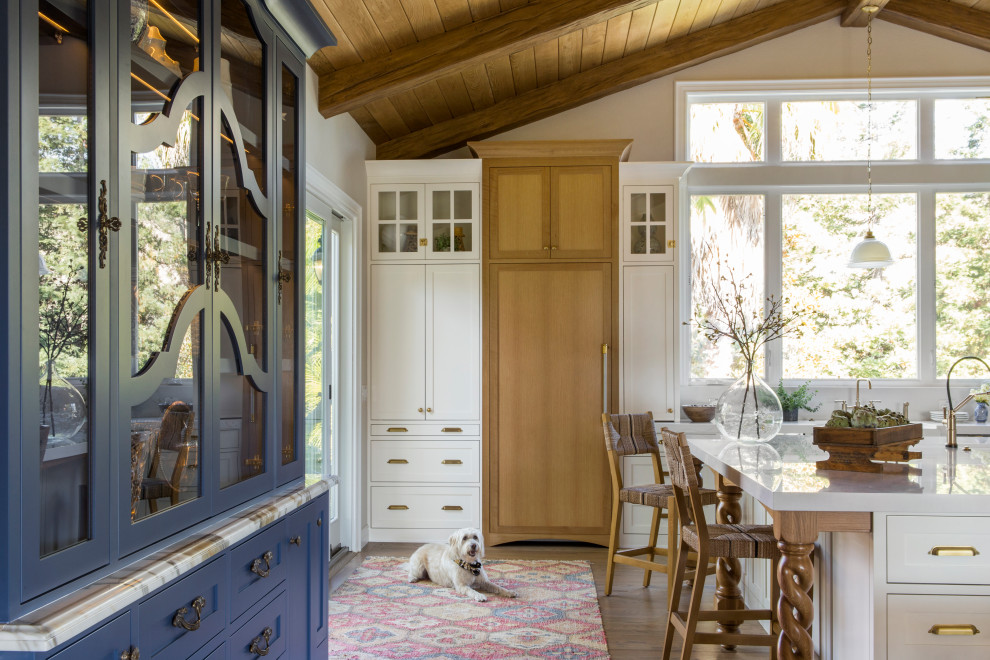 Transitional home design photo in San Francisco