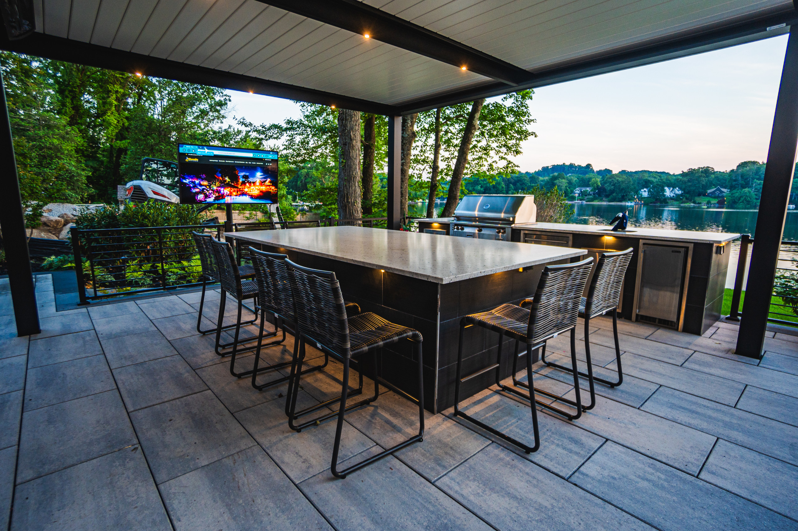 Pines Lake Modern Retreat