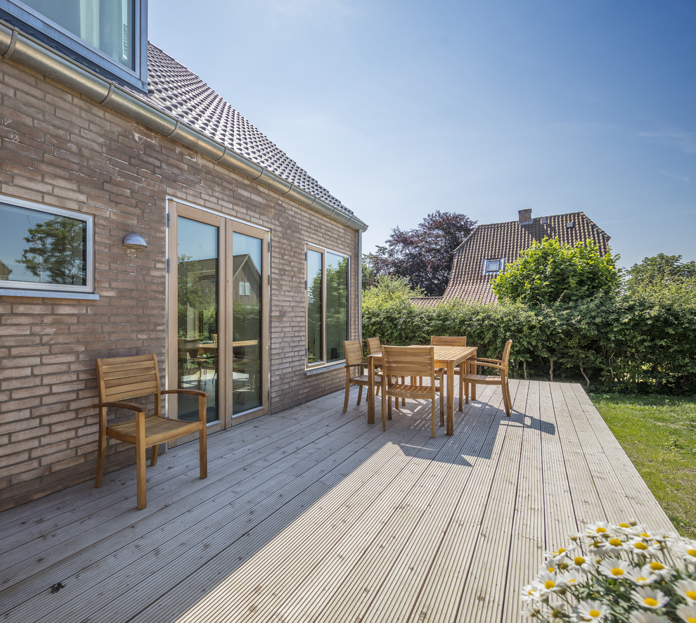 Photo of a contemporary deck in Aarhus.
