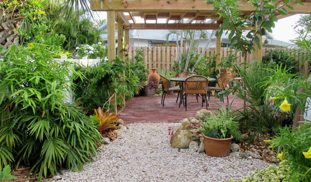 Inspiration for a beach style patio in Tampa.