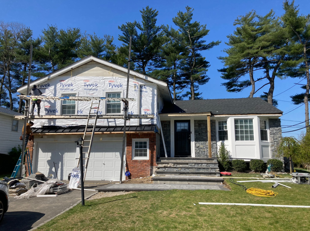 Modern Farmhouse - Manhasset
