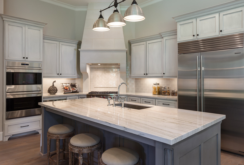 Inspiration for a transitional kitchen remodel in Houston