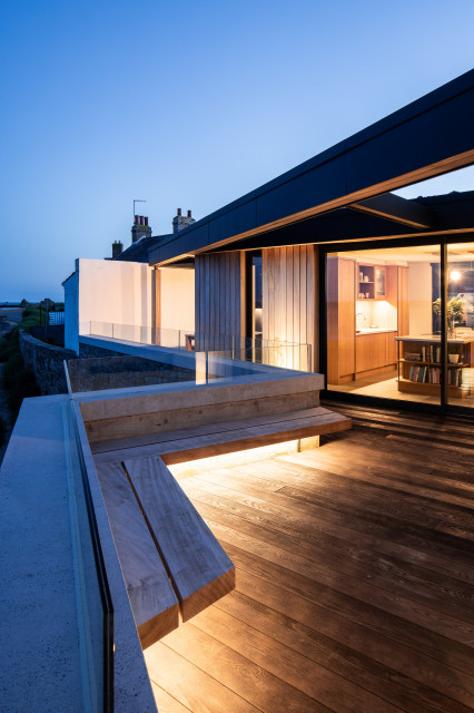 Supana contemporary-deck