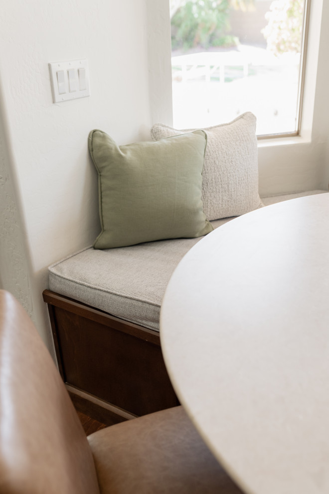Inspiration for a transitional home design remodel in Phoenix