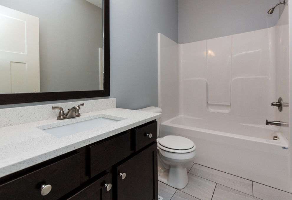 Home design - transitional home design idea