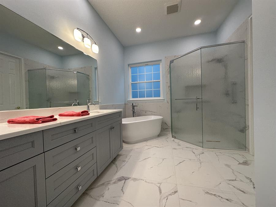 Palancia Bathroom