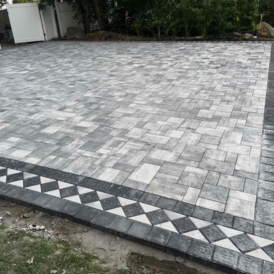 Pavers/ Patios