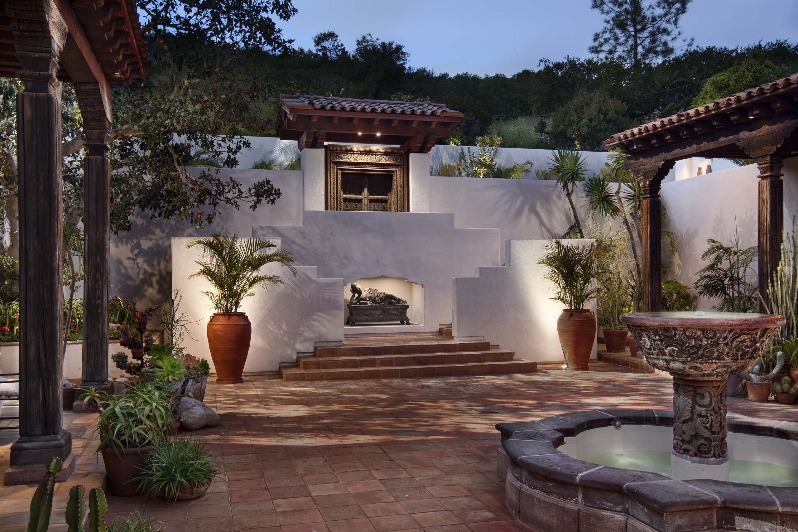Spanish Courtyard - Photos \u0026 Ideas | Houzz, image size:2560x1706