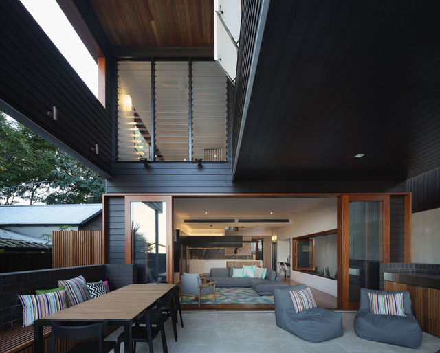 Custom series contemporary-veranda