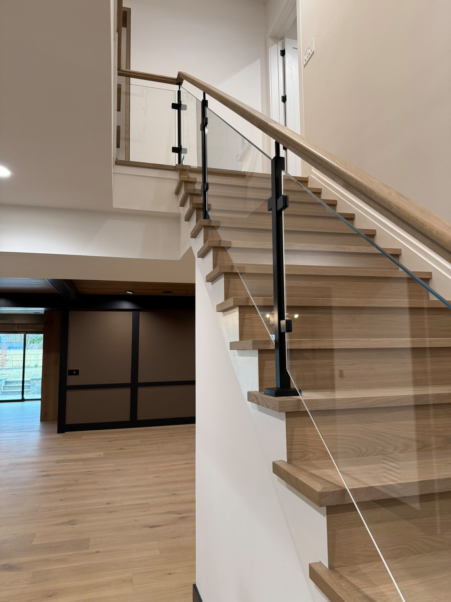 134_Modern White Oak Stair with Glass Balustrade, Vienna, VA 22180