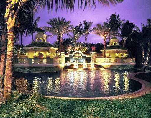 Entry/Pool Features mediterranean-entry