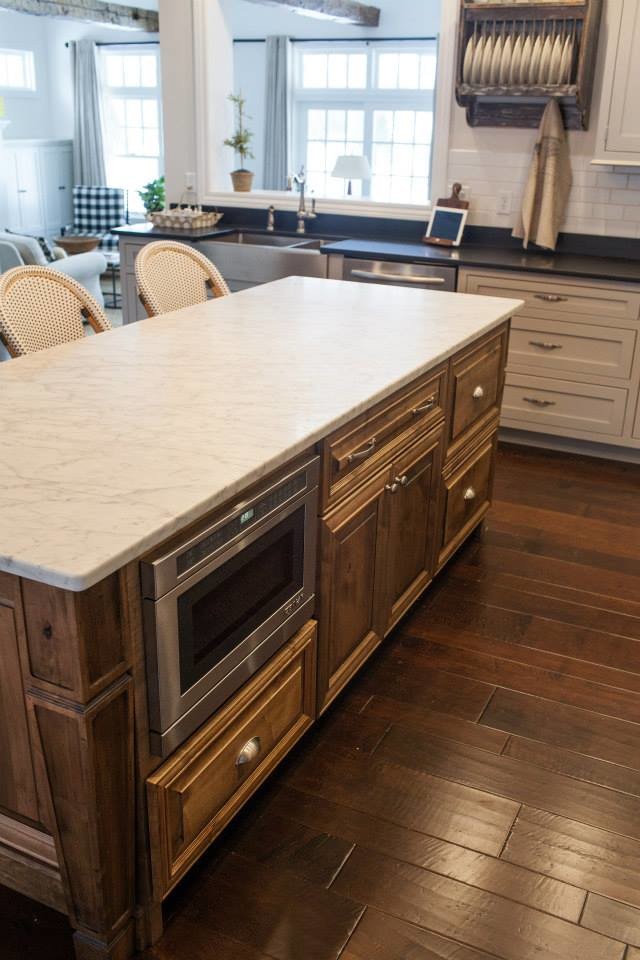 Large mountain style kitchen photo