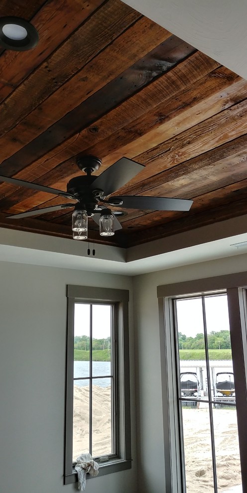 Home design - rustic home design idea in Omaha