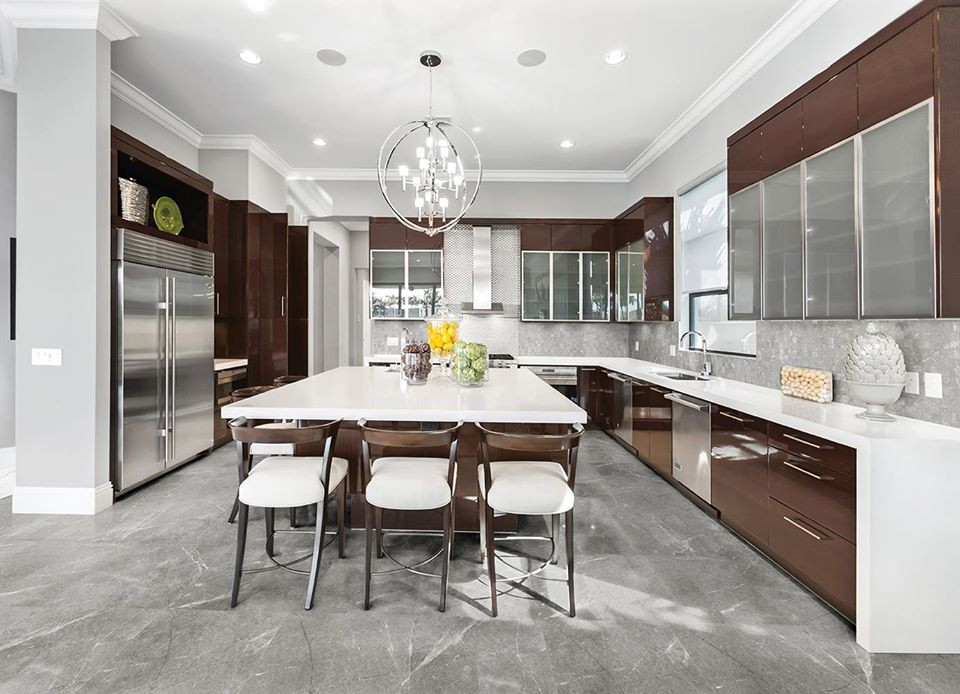 Inspiration for a transitional kitchen remodel in Houston