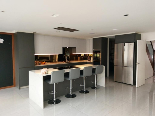 German Kitchen in Ruislip, Hillingdon by  Kudos Interior Designs nyklassisk-koek