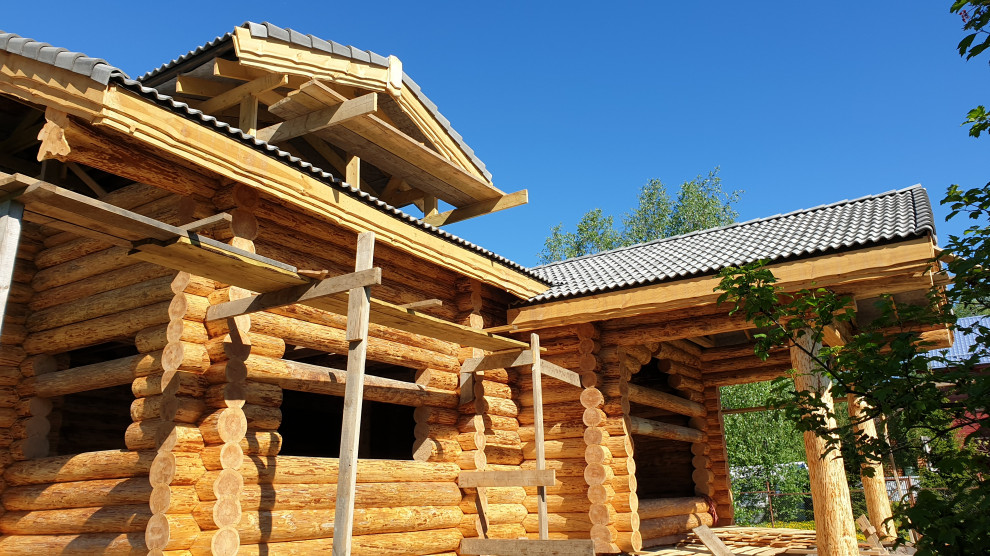 Дом из бревна ручной рубки 173 м.кв.