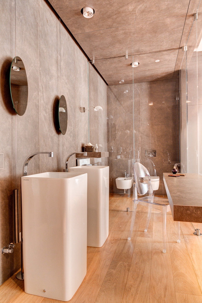 Contemporary bathroom in Turin.