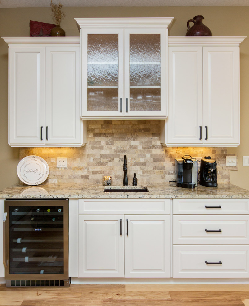 Example of a transitional kitchen design in Cedar Rapids