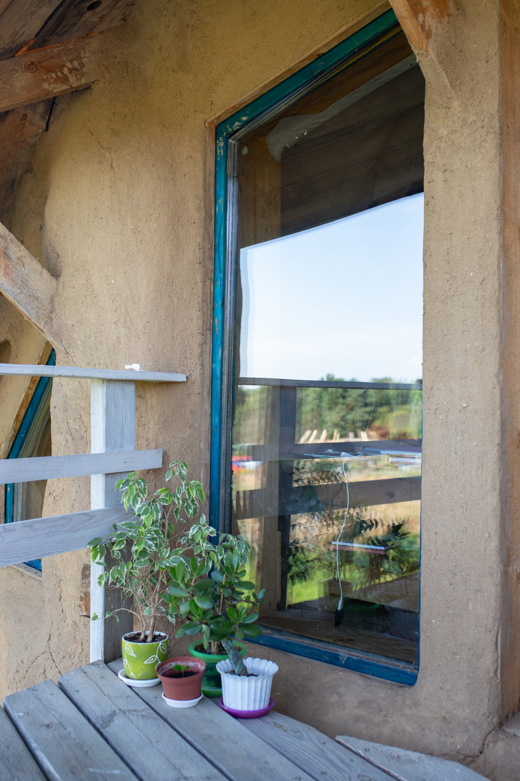 В гостях: Соломенный дом с русской печью