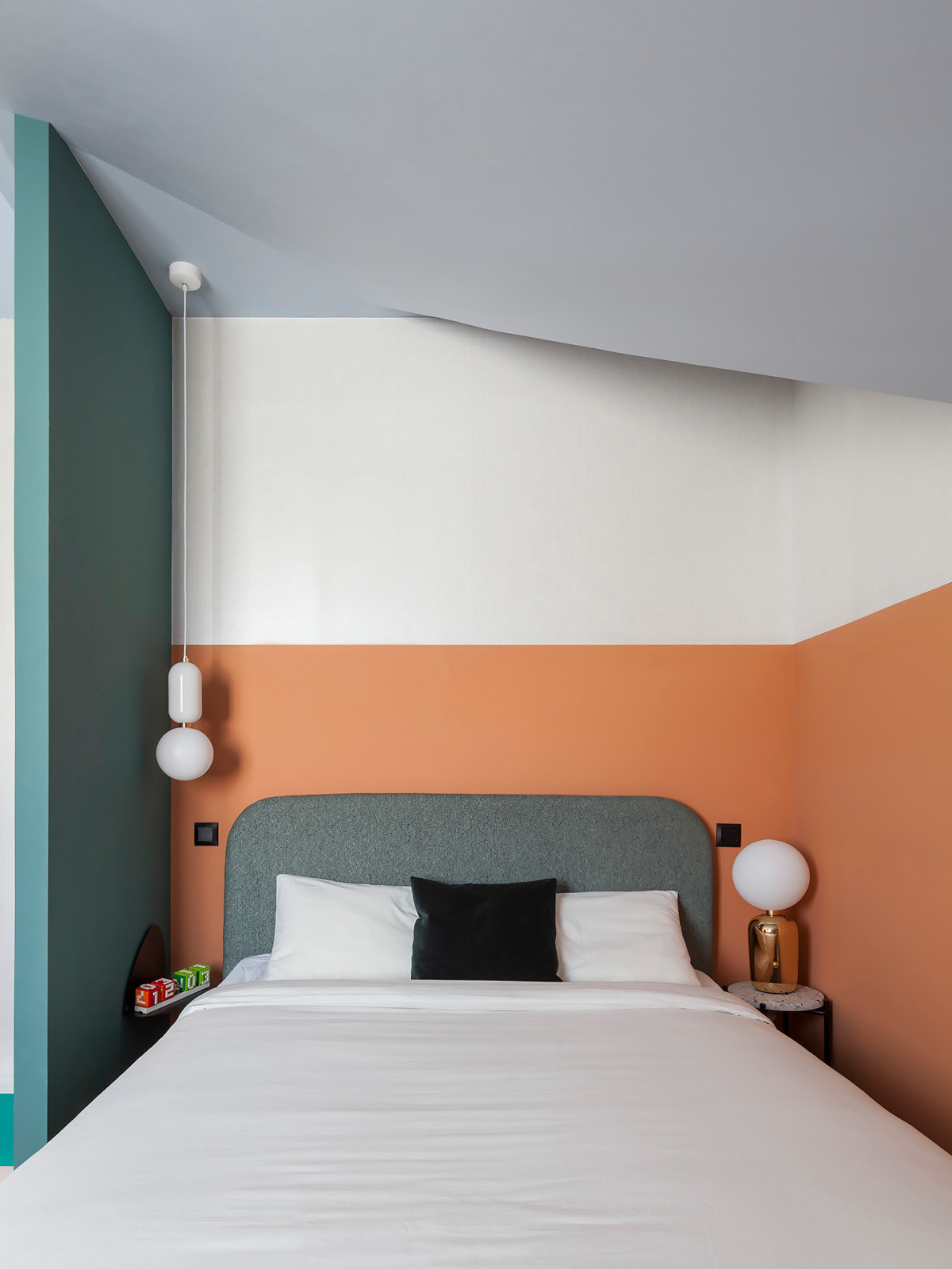 Красочные двухэтажные аппартаменты