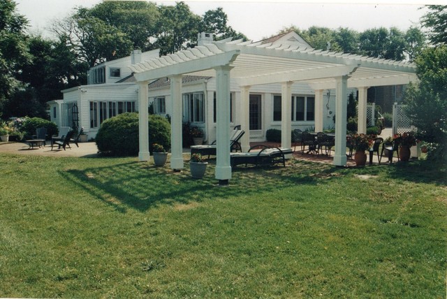 Pergolla traditional-garden