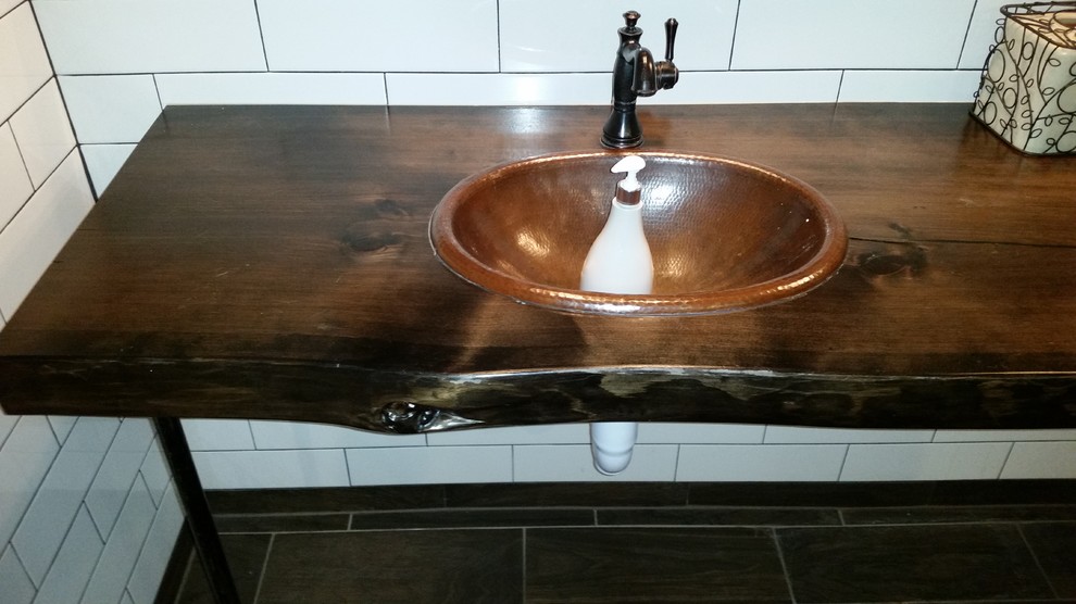Inspiration for a rustic home design remodel in Milwaukee