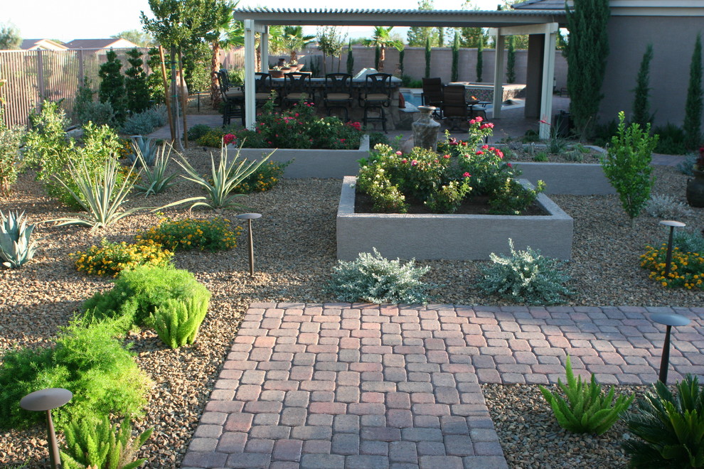 Inspiration for a traditional garden in Las Vegas.