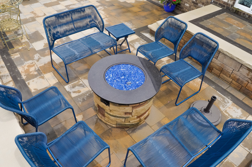 Center Grove Grill, Paver Patio, & Retaining Wall Patio