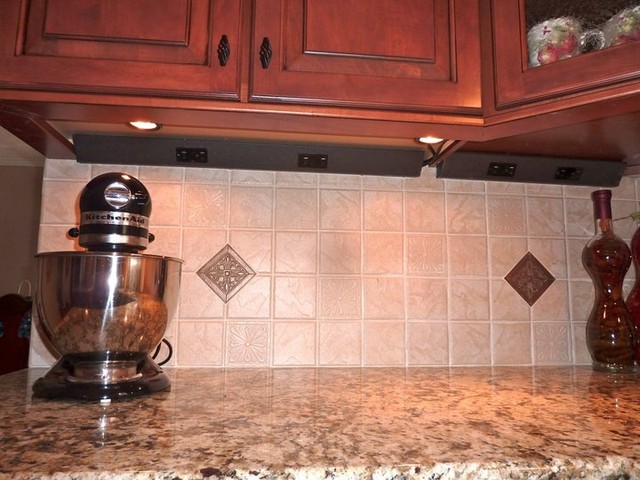 Lowe's Kitchen Designs - Traditional - Kitchen - Other - by Lowe's of