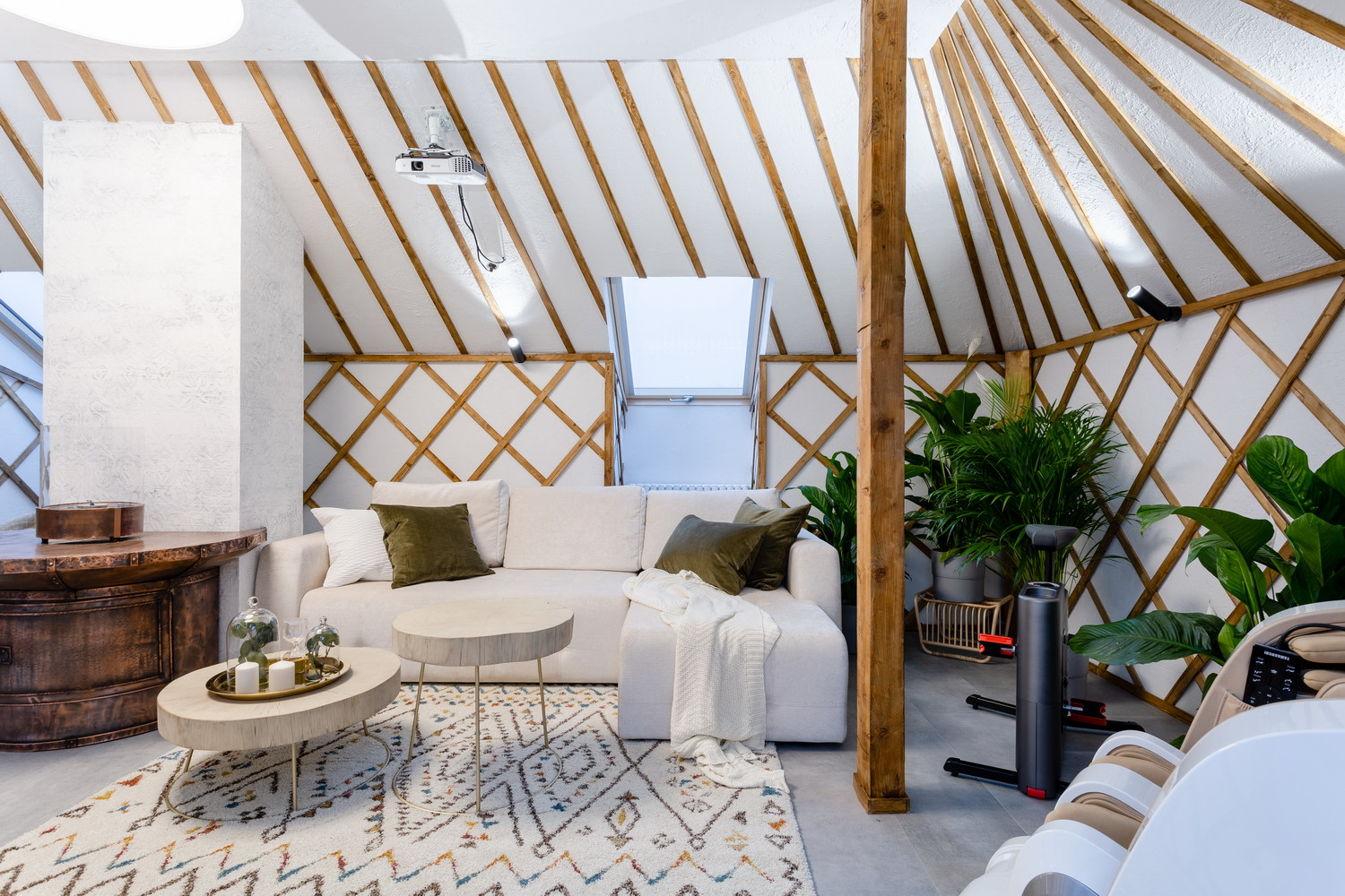 Малайская хижина в подмосковной мансарде